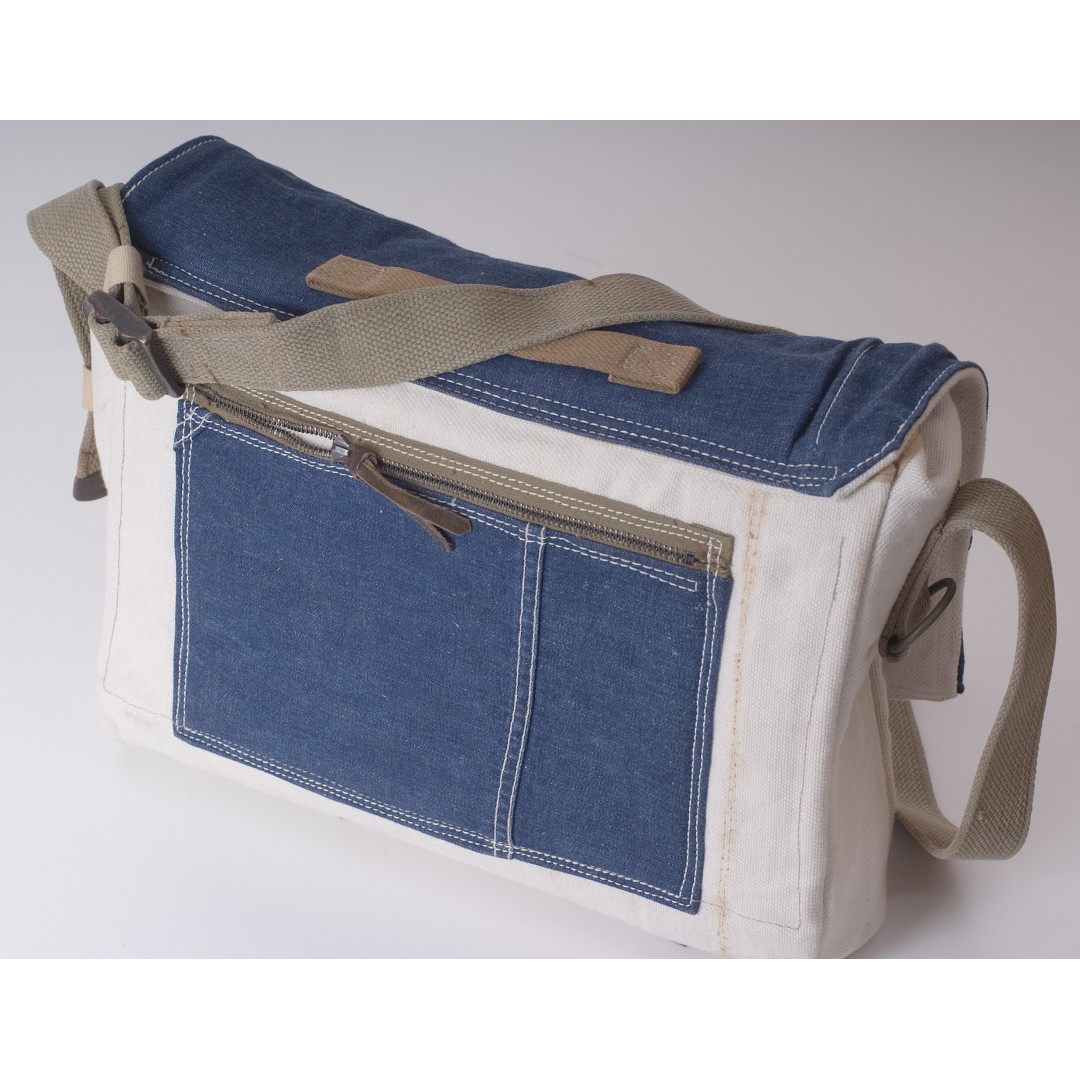 Messenger Tote V1 French Navy – Route Unknown